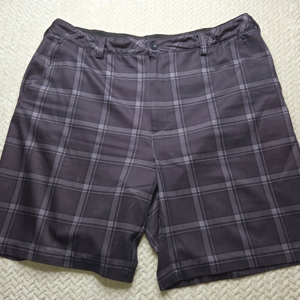 Reebok Golf Shorts Men's Size 44 Black Plaid Flat Front Performance Stretch